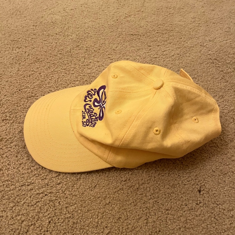 Yellow baseball cap - Picture 2 of 4